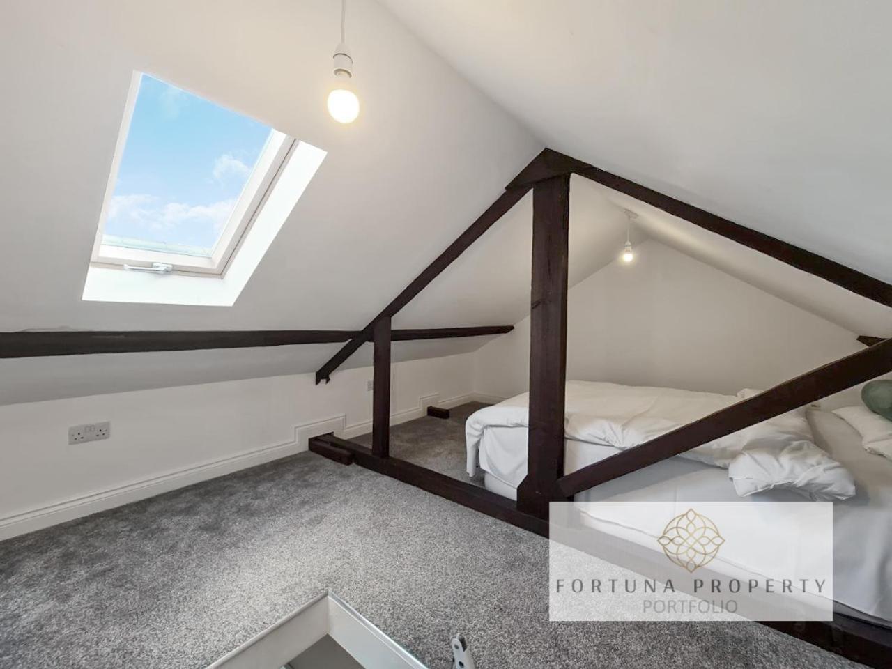 Margaret'S Loft By Fortuna Property Cheltenham Exterior foto