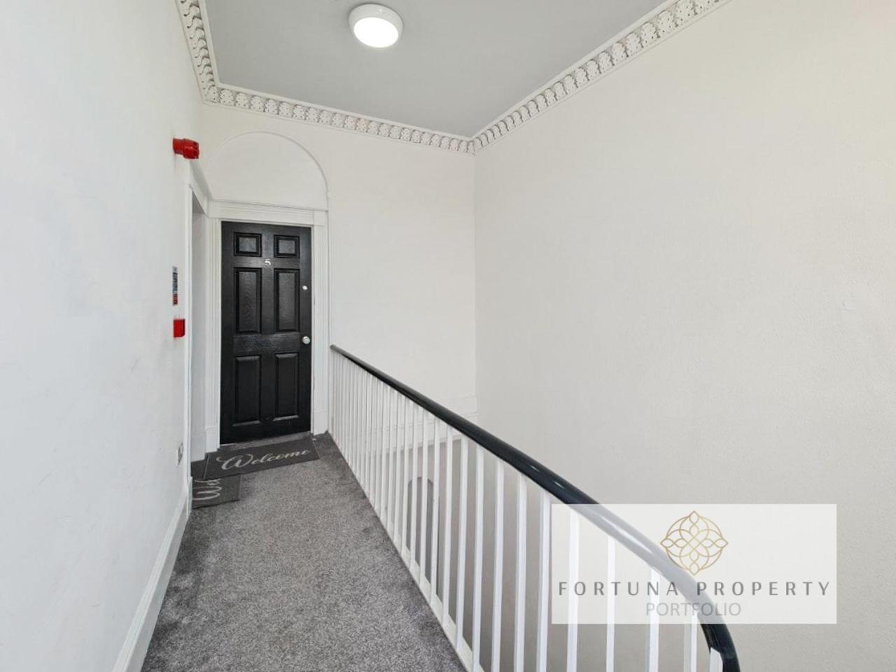 Margaret'S Loft By Fortuna Property Cheltenham Exterior foto